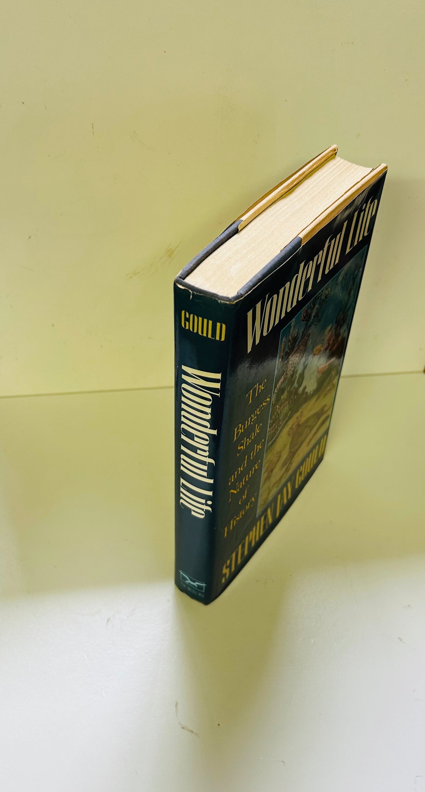 Wonderful Life: The Burgess Shale and the Nature of History