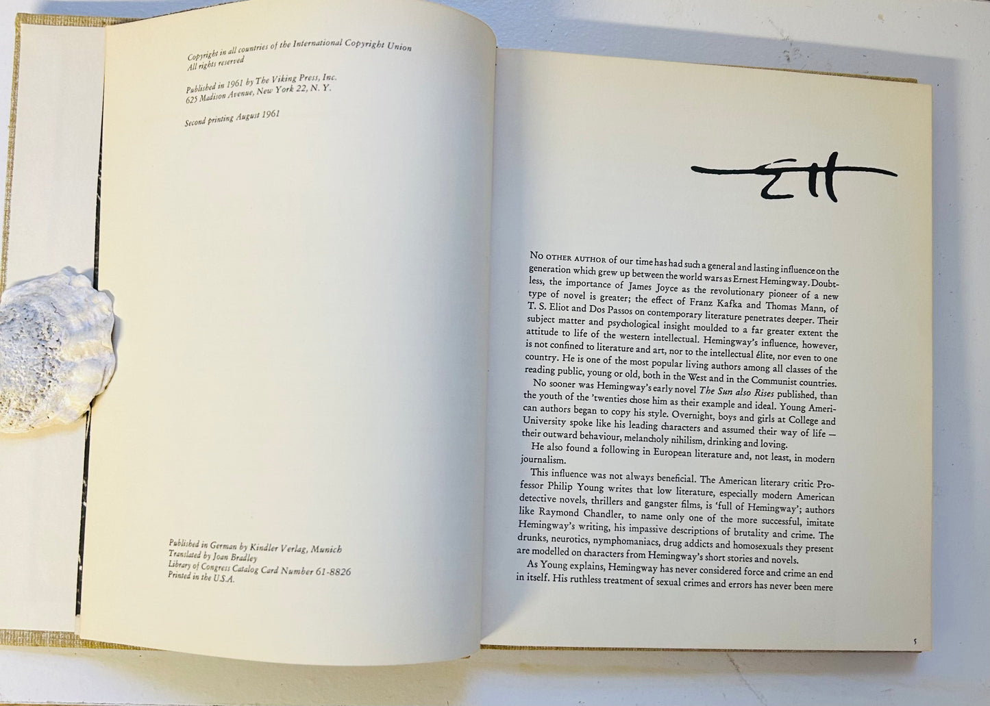 Hemingway: A Pictorial Biography